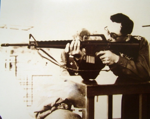 แจก ภาพถ่ายในหลวงยิงปืน แจกฟรี