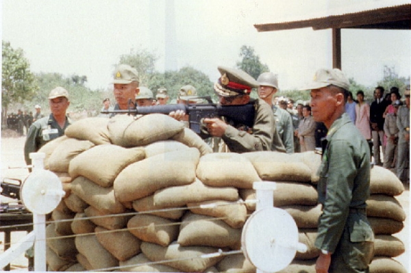 แจก ภาพถ่ายในหลวงยิงปืน แจกฟรี