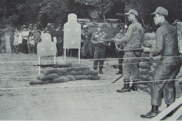 แจก ภาพถ่ายในหลวงยิงปืน แจกฟรี