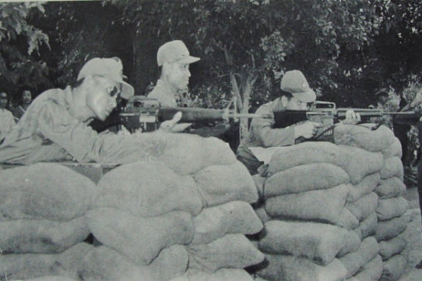 แจก ภาพถ่ายในหลวงยิงปืน แจกฟรี