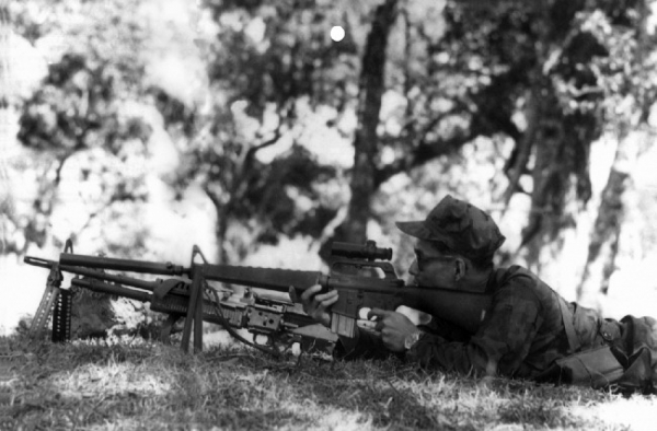 แจก ภาพถ่ายในหลวงยิงปืน แจกฟรี