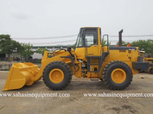 รถตัก WA300-3 บจก.สหสินอีควิปเม้นท์ โทร.081-5851880, 02-5168100-1 www.sahasinequipment.com