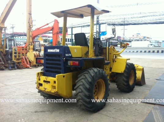 รถตัก WA70-1 S/N 122XX บจก.สหสินอีควิปเม้นท์ โทร.081-5851880, 02-5168100-1 www.sahasinequipment.com รถตัก WA70-1 S/N 122XX บจก.สหสินอีควิปเม้นท์ โทร.081-5851880, 02-5168100-1 www.sahasinequipment.com