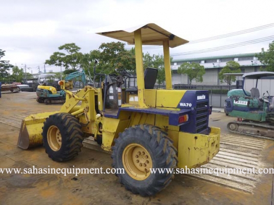 รถตัก WA70-1 S/N 122XX บจก.สหสินอีควิปเม้นท์ โทร.081-5851880, 02-5168100-1 www.sahasinequipment.com รถตัก WA70-1 S/N 122XX บจก.สหสินอีควิปเม้นท์ โทร.081-5851880, 02-5168100-1 www.sahasinequipment.com