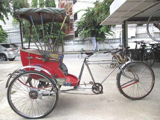 หากคุณชอบ ขายสามล้อถีบโบราณเอาไปปั่นสร้างอาชีพหรือสะสมมีรูปครับผม