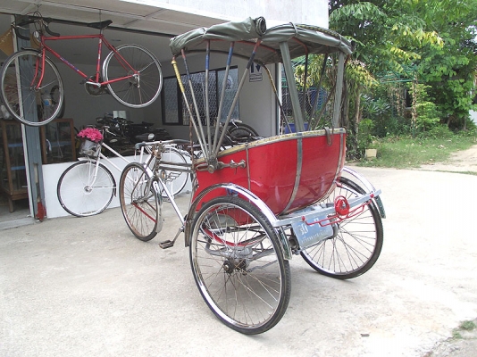 หากคุณชอบ ขายสามล้อถีบโบราณเอาไปปั่นสร้างอาชีพหรือสะสมมีรูปครับผม