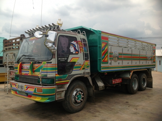 ขายด่วนสิบล้อดั้มสวยๆ ขายด่วนสิบล้อดั้มสวยๆ