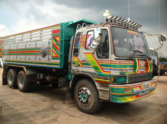 ขายด่วนสิบล้อดั้มสวยๆ ขายด่วนสิบล้อดั้มสวยๆ