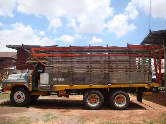 ขายรถ 10 ล้อหัวยาว 2 เพลาเครื่องฮีโน่  168 แรงเกียร์กลาง