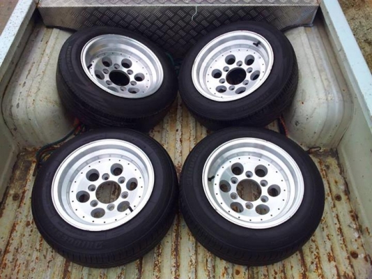 หยดน้ำ พร้อมยาง