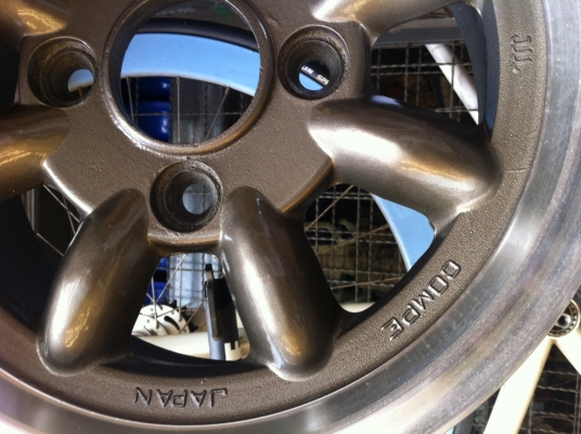 ขายล้อกล้วยสวยๆ ขอบ 13 กว้าง 6  4 รู 114