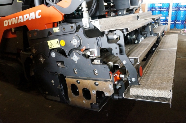 ขายรถปูยางใหม่ DYNAPAC SD2500 CS