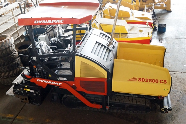 ขายรถปูยางใหม่ DYNAPAC SD2500 CS
