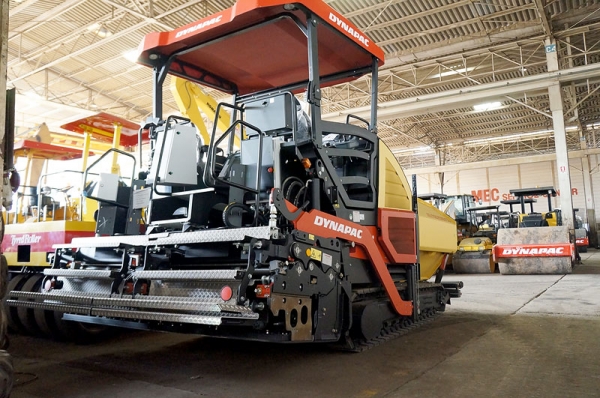 ขายรถปูยางใหม่ DYNAPAC SD2500 CS