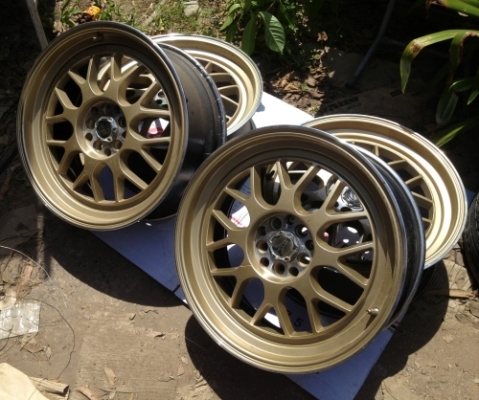 ขายล้อลาย BBS ขอบ 18x8 ออฟ38 5/114.3 สีทอง สวยๆ ครับ ขายล้อลาย BBS ขอบ 18x8 ออฟ38 5/114.3 สีทอง สวยๆ ครับ