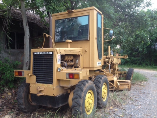 MITSUBISHI รถเกรด MG100 (รถนอกนำเข้า) เลี้ยวเอว