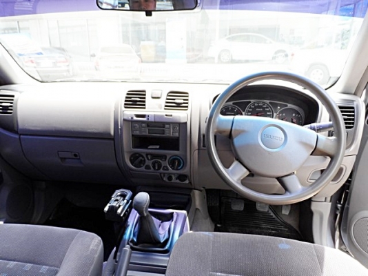 ISUZU DMAX SPACE CAB SLX 3.0 MT ปี 04 รถบ้านแท้พร้อมใช้ ISUZU DMAX SPACE CAB SLX 3.0 MT ปี 04 รถบ้านแท้พร้อมใช้