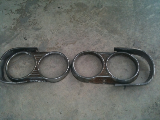 ขายคิ้วตัว C และกรอบไฟหน้า Datsun 521 ขายคิ้วตัว C และกรอบไฟหน้า Datsun 521