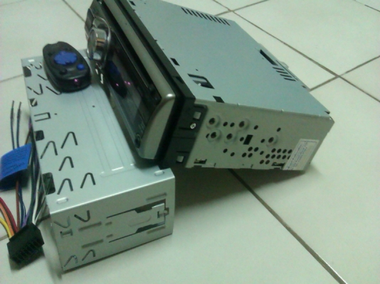 ขาย เครื่องเล่นติดรถยนต์