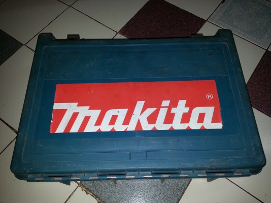 ขายเครื่องสกัดแย็กไฟฟ้ายี่ห้อMAKITAรุ่นHM0810T(900W)พร้อมใช้งาน