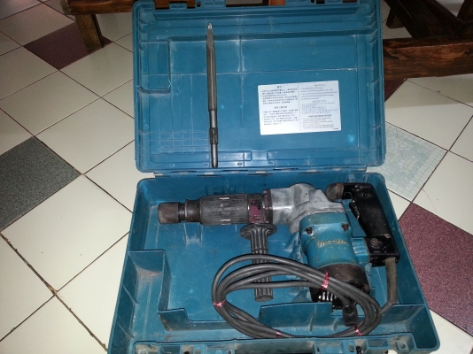 ขายเครื่องสกัดแย็กไฟฟ้ายี่ห้อMAKITAรุ่นHM0810T(900W)พร้อมใช้งาน