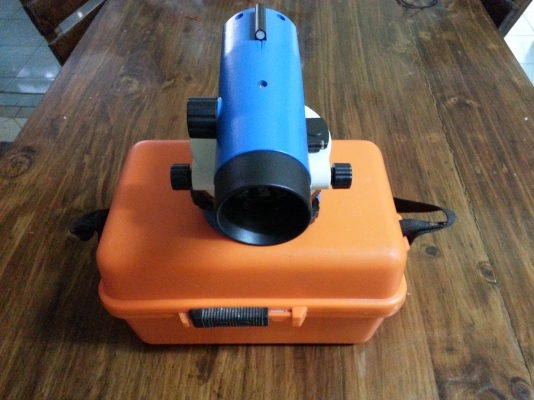 กล้องระดับสภาพดีมากๆพร้อมกล่องคับ