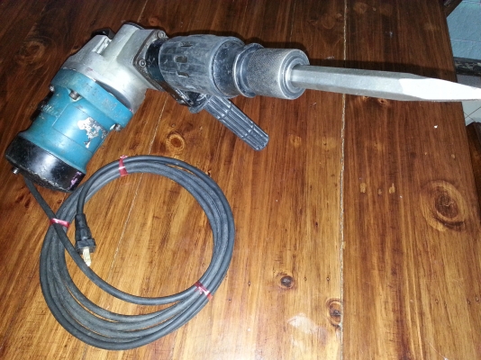 ขายเครื่องสกัดแย็กไฟฟ้ายี่ห้อMAKITAรุ่นHM0810T(900W)พร้อมใช้งาน ขายเครื่องสกัดแย็กไฟฟ้ายี่ห้อMAKITAรุ่นHM0810T(900W)พร้อมใช้งาน