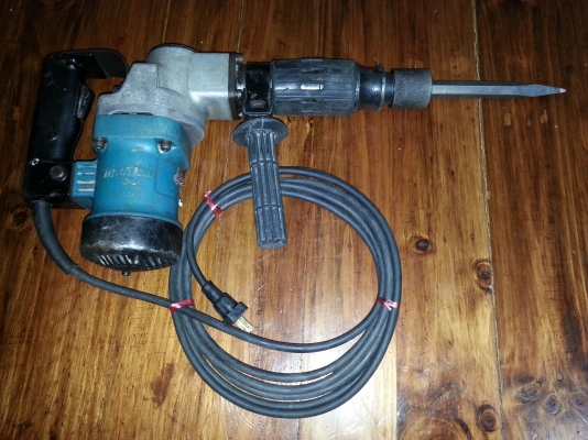 ขายเครื่องสกัดแย็กไฟฟ้ายี่ห้อMAKITAรุ่นHM0810T(900W)พร้อมใช้งาน