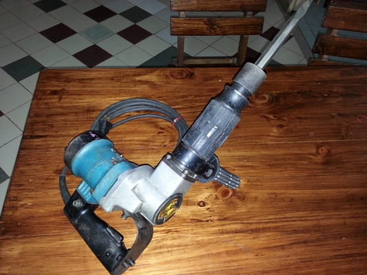 ขายเครื่องสกัดแย็กไฟฟ้ายี่ห้อMAKITAรุ่นHM0810T(900W)พร้อมใช้งาน ขายเครื่องสกัดแย็กไฟฟ้ายี่ห้อMAKITAรุ่นHM0810T(900W)พร้อมใช้งาน