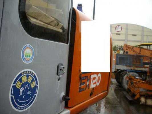 ขายด่วน HITACHI EX 120-5  นำเข้าจากญี่ปุ่นยังไม่เคยใช้งานในไทย ใช้งานมาน้อยจ้า