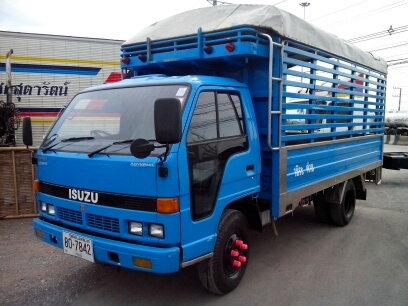 6ล้อ NPR 115HPกะบะเลส