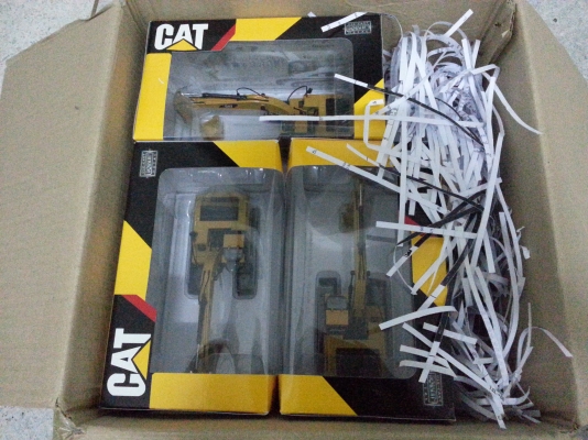 ขาย โมเดลcaterpillar 323DL คับ รายละเอียดเหมือนจริงมากคับ เหมาะสำหรับสะสมหรือเปนขอขวัญก็ได้คับ ขาย โมเดลcaterpillar 323DL คับ รายละเอียดเหมือนจริงมากคับ เหมาะสำหรับสะสมหรือเปนขอขวัญก็ได้คับ