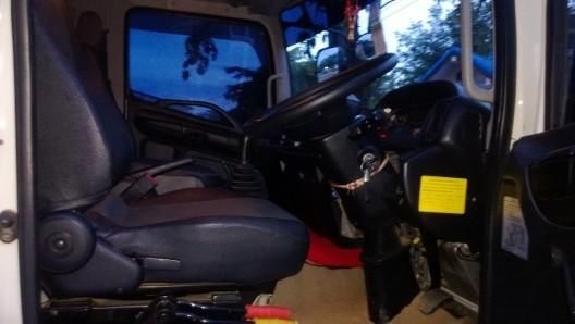 รถฮีโน่ 6 ล้อดั้ม 175 แรงม้า ปี 55  ( รถวิ่ง 2x,xxx กม. )  สนใจติดต่อ 081 - 6079515