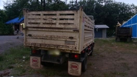 รถฮีโน่ 6 ล้อดั้ม 175 แรงม้า ปี 55  ( รถวิ่ง 2x,xxx กม. )  สนใจติดต่อ 081 - 6079515