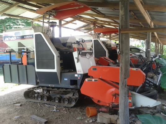 ขายรถเกี่ยวข้าว KUBOTA DC60 สภาพพร้อมใช้ ขายรถเกี่ยวข้าว KUBOTA DC60 สภาพพร้อมใช้