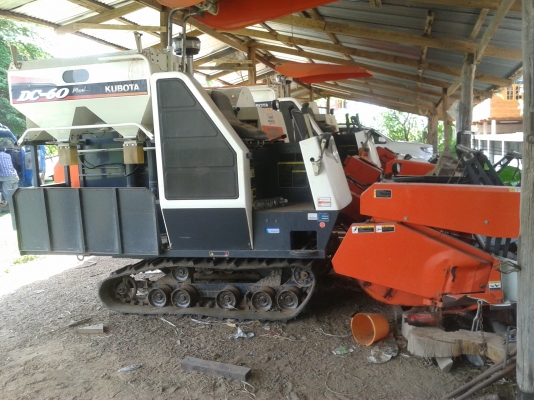 ขายรถเกี่ยวข้าว KUBOTA DC60 สภาพพร้อมใช้ ขายรถเกี่ยวข้าว KUBOTA DC60 สภาพพร้อมใช้