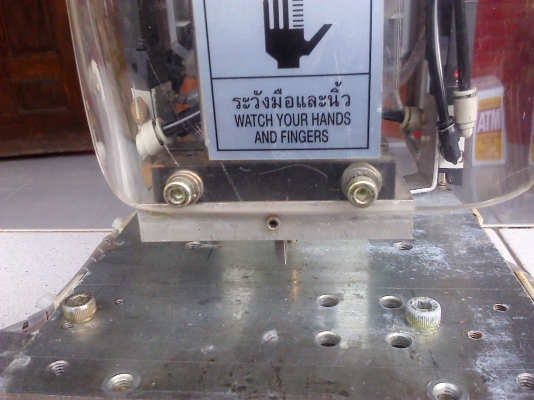 ชุดป็้มกดอัดงานทำงานด้วยกระบอกลม ใช้ทำงานได้หลากหลายมากใช้การกดพร้อมกันสองตัว