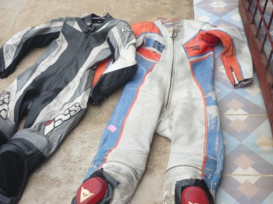 ชุดแข่งหนังแท้ NANKAI สำหรับคนสูง 165รูปร่างผอม ราคาถูก