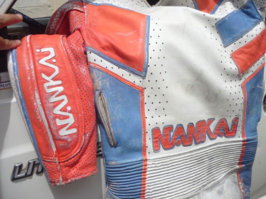 ชุดแข่งหนังแท้ NANKAI สำหรับคนสูง 165รูปร่างผอม ราคาถูก