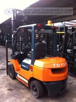 ขายรถ โฟล์คลิฟท์ TOYOTA รุ่น 7-FG25