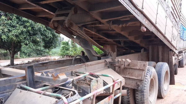 ขายดาวน์ISUZU DECA 320 ปี50 29000บาท แม่ลูกๆสามเพลาดั้มแม่ลูกเหลือ 43งวดๆละ72100บาท จัดอยู่ราชธานีรีบจอง0843923995