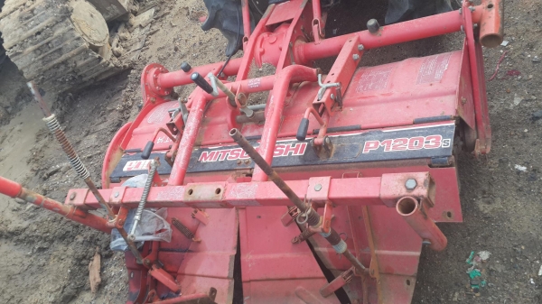 รถไถMITSUBHI  เก่านอก ไม่เคยใช้ให้ไทย สภาพดีใช้งานได้ปกติ 49000