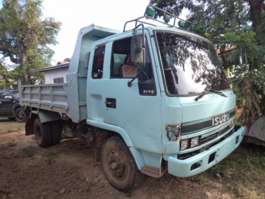 ขายรถ6ล้อดั้มอีซูซุร็อก175แรง เบรกทิฟฟี พวงมาลัยเพาเวอร์ เอกพร้อมโอน