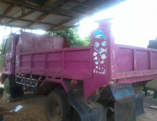 ISUZU ROCKY 175 HP 6BF1 หกล้อดั๊มพ์ กระบะดั๊มพ์เหล็ก 6 ตันความยาว 3.60 เมตรสภาพสวย เครื่องแน่นแรงดี ภายในห้องเก๋งคอนโซลสวยครบไม่มีผุกร่อน พวงมาลัยเพาเวอร์ ช่วงล่างใหญ่คัชซีสวยไม่มีแตกไม่มีบวม ยาง 8.25 ขอบ 16 สภาพดี 70\% พร้อมบรรทุกพร้อมใช้งานได้เลย เอกสารท