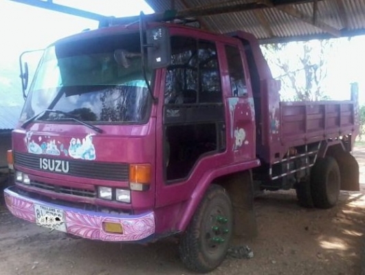 ISUZU ROCKY 175 HP 6BF1 หกล้อดั๊มพ์ กระบะดั๊มพ์เหล็ก 6 ตันความยาว 3.60 เมตรสภาพสวย เครื่องแน่นแรงดี ภายในห้องเก๋งคอนโซลสวยครบไม่มีผุกร่อน พวงมาลัยเพาเวอร์ ช่วงล่างใหญ่คัชซีสวยไม่มีแตกไม่มีบวม ยาง 8.25 ขอบ 16 สภาพดี 70\% พร้อมบรรทุกพร้อมใช้งานได้เลย เอกสารท