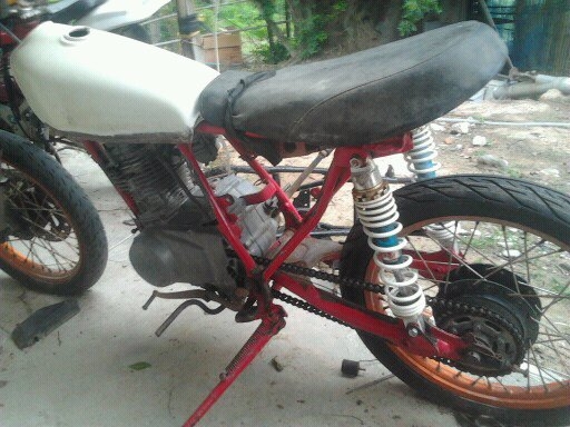 ขาย รถตามสภาพ โครง YAMAHA DT เครื่อง HONDA JX 110 ไม่มีทะเบียน ออกใบซื้อขายให้ ครับ ขาย รถตามสภาพ โครง YAMAHA DT เครื่อง HONDA JX 110 ไม่มีทะเบียน ออกใบซื้อขายให้ ครับ