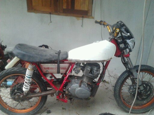 ขาย รถตามสภาพ โครง YAMAHA DT เครื่อง HONDA JX 110 ไม่มีทะเบียน ออกใบซื้อขายให้ ครับ