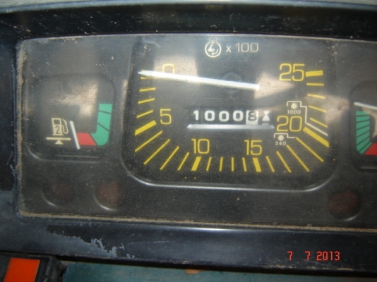 รถไถ่  FORD  เก่านอก 2 เพลา สนใจติดต่อ  081-2805754