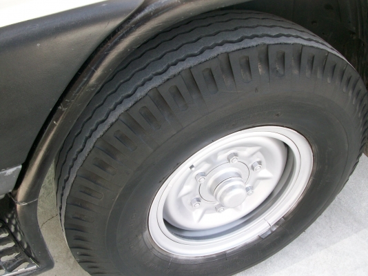 4ล้อกลาง ไม่ติดเวลา รถห้างครับ ลดกันไปเลยครับ 270000 จัดไปเลบ