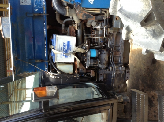 มาแล้วรถไถนำเข้าFORD4630 ขนาด3 สูบ 2 เพลา 65 แรงม้าเกียร์ทอร์ค มาแล้วรถไถนำเข้าFORD4630 ขนาด3 สูบ 2 เพลา 65 แรงม้าเกียร์ทอร์ค